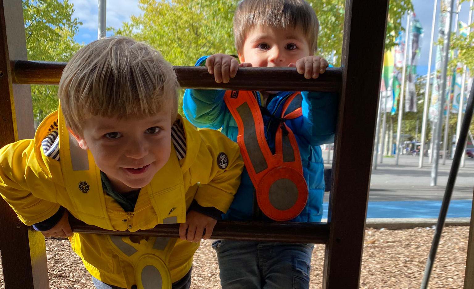 Les Trotteurs Et Les Mini Trotteurs De Sortie Au Bord Du Lac