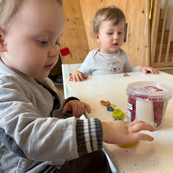 Microcosme Activite Pate A Modeler Sensorielle Lausanne Maladiere 03