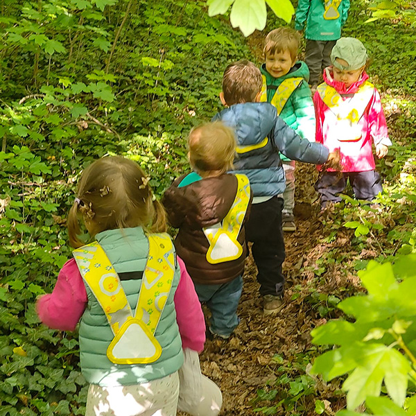 Creche Le Microcosme Sortie Nature Enfants Morges Foret Saint Sulpice 05