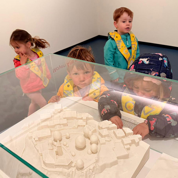 Microcosme Fleurs Chateau Enfants Lausanne 04