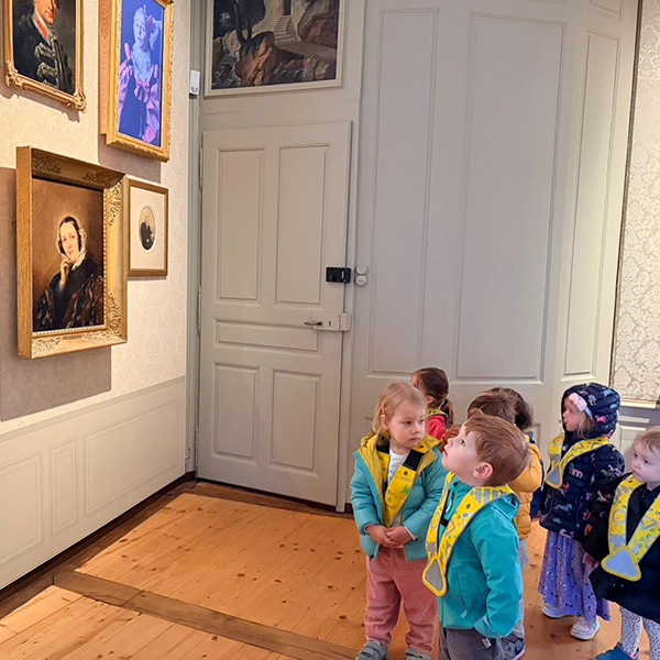 Microcosme Fleurs Chateau Enfants Lausanne 05