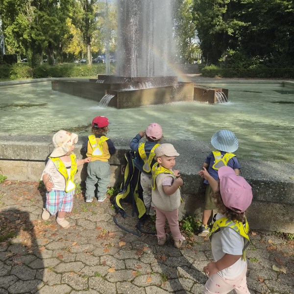 Microcosme Arc En Ciel Fontaine Vidy Lausanne Maladiere 002