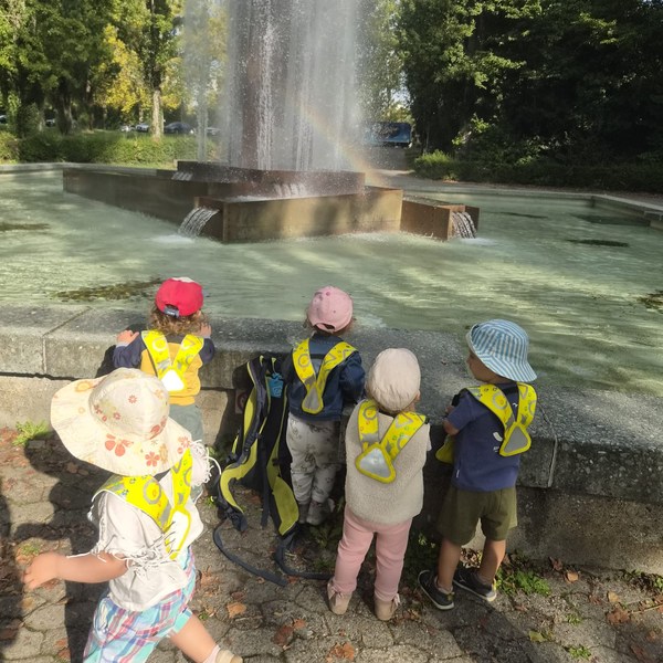 Microcosme Arc En Ciel Fontaine Vidy Lausanne Maladiere 004